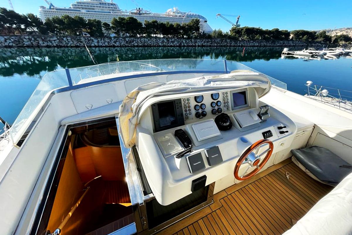 Al Juman, yacht Couach 2200 Fly à Marseille : photo 4