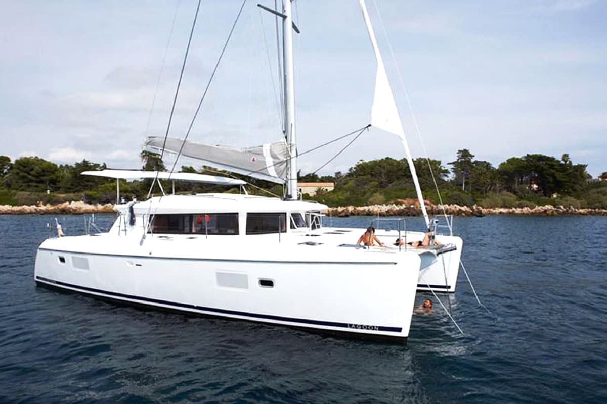 Catamaran Jaja, Lagoon 420