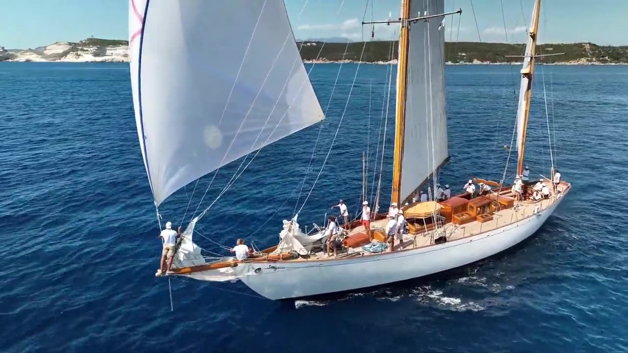 Belle Aventure sous spinnaker à la Corsica Classic 2022